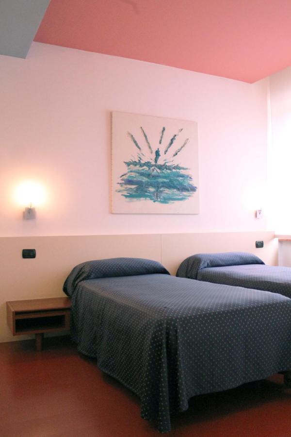 Hotel Oasi Tortona Luaran gambar